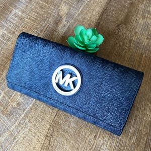 🚨LAST CHANCE🚨 Michael Kors wallet